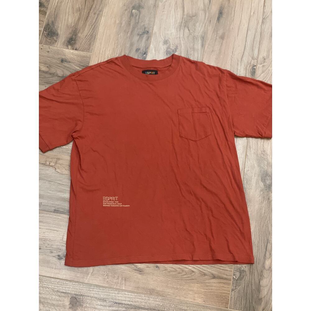 Espirit men’s t-shirt in burnt orange. Size large.